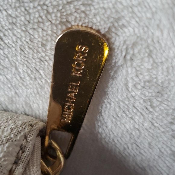 Michael Kors Large Logo Continental Wallet - Picture 7 of 8